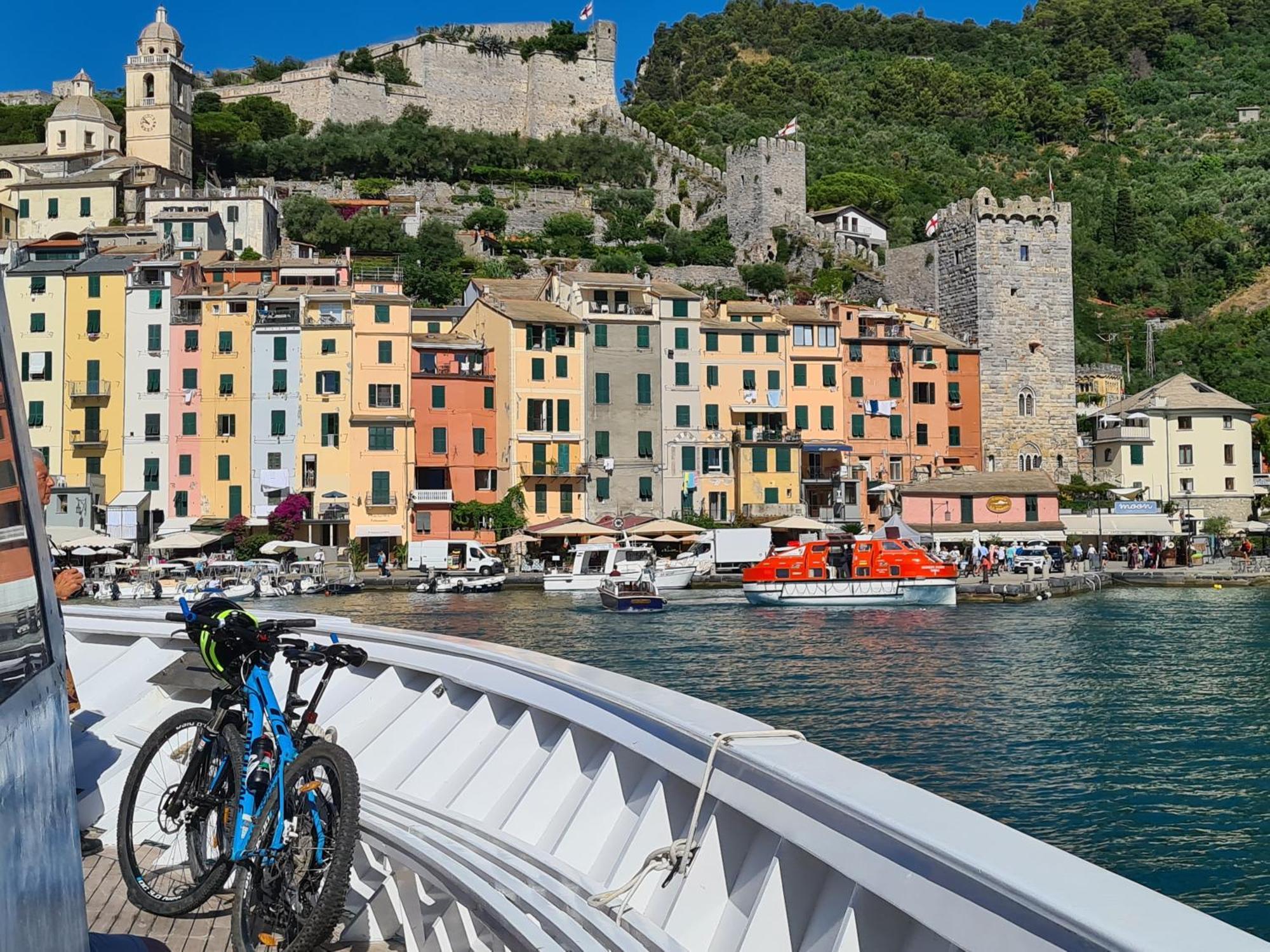 Vicolo Apartment, Pedestrian Centre, 2Bdr, 2,5 Bth, Aircondo, Private Parking, Easy To Train And Ferries, City Life La Spezia Luaran gambar