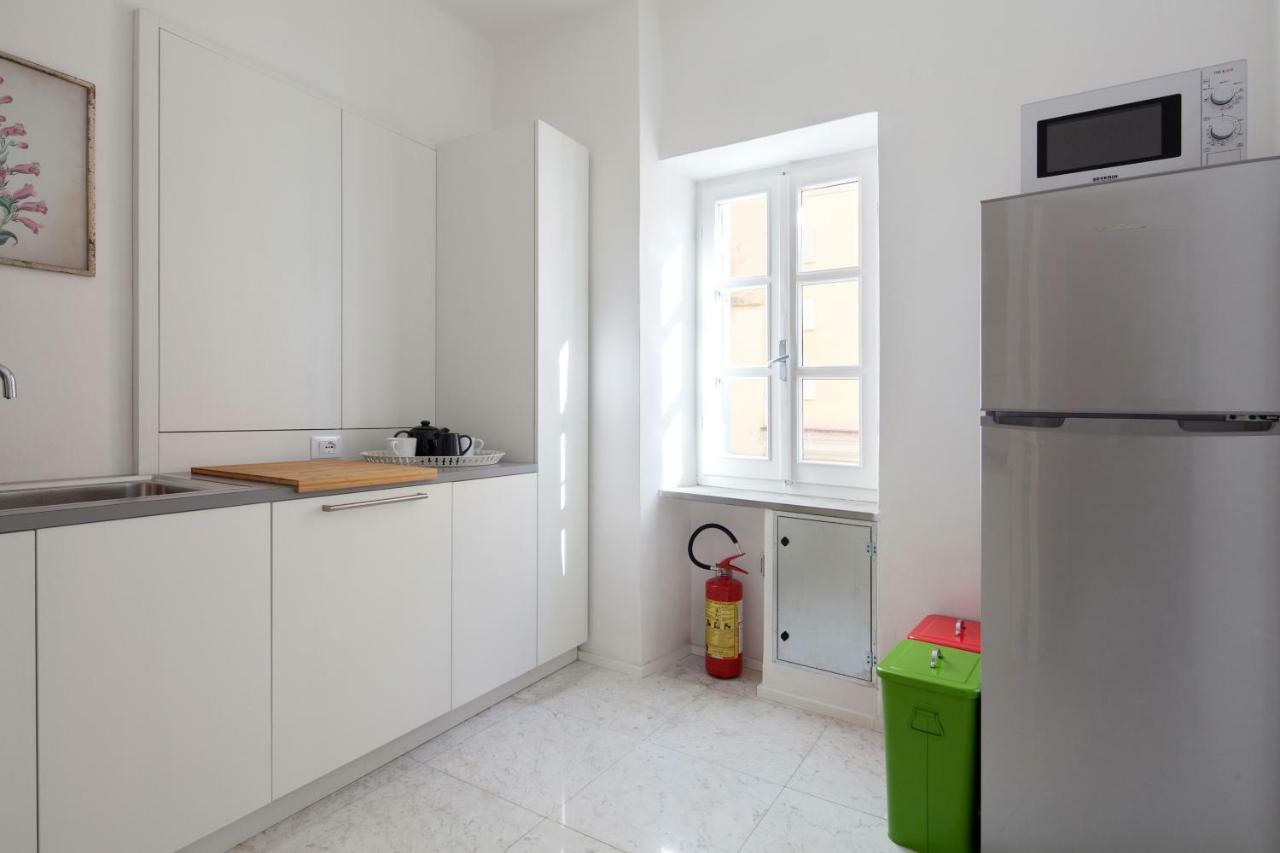 Vicolo Apartment, Pedestrian Centre, 2Bdr, 2,5 Bth, Aircondo, Private Parking, Easy To Train And Ferries, City Life La Spezia Luaran gambar