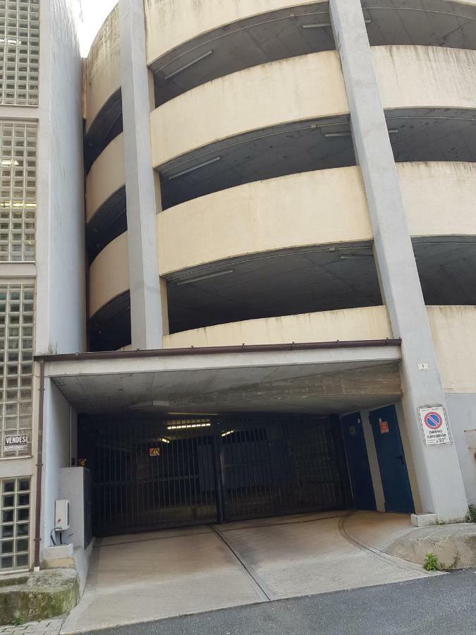 Vicolo Apartment, Pedestrian Centre, 2Bdr, 2,5 Bth, Aircondo, Private Parking, Easy To Train And Ferries, City Life La Spezia Luaran gambar